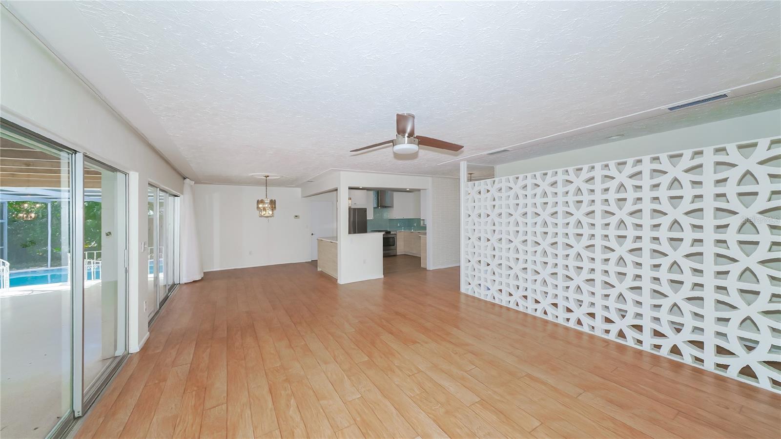 Image 8 of 33 For 3431 Mineola Drive