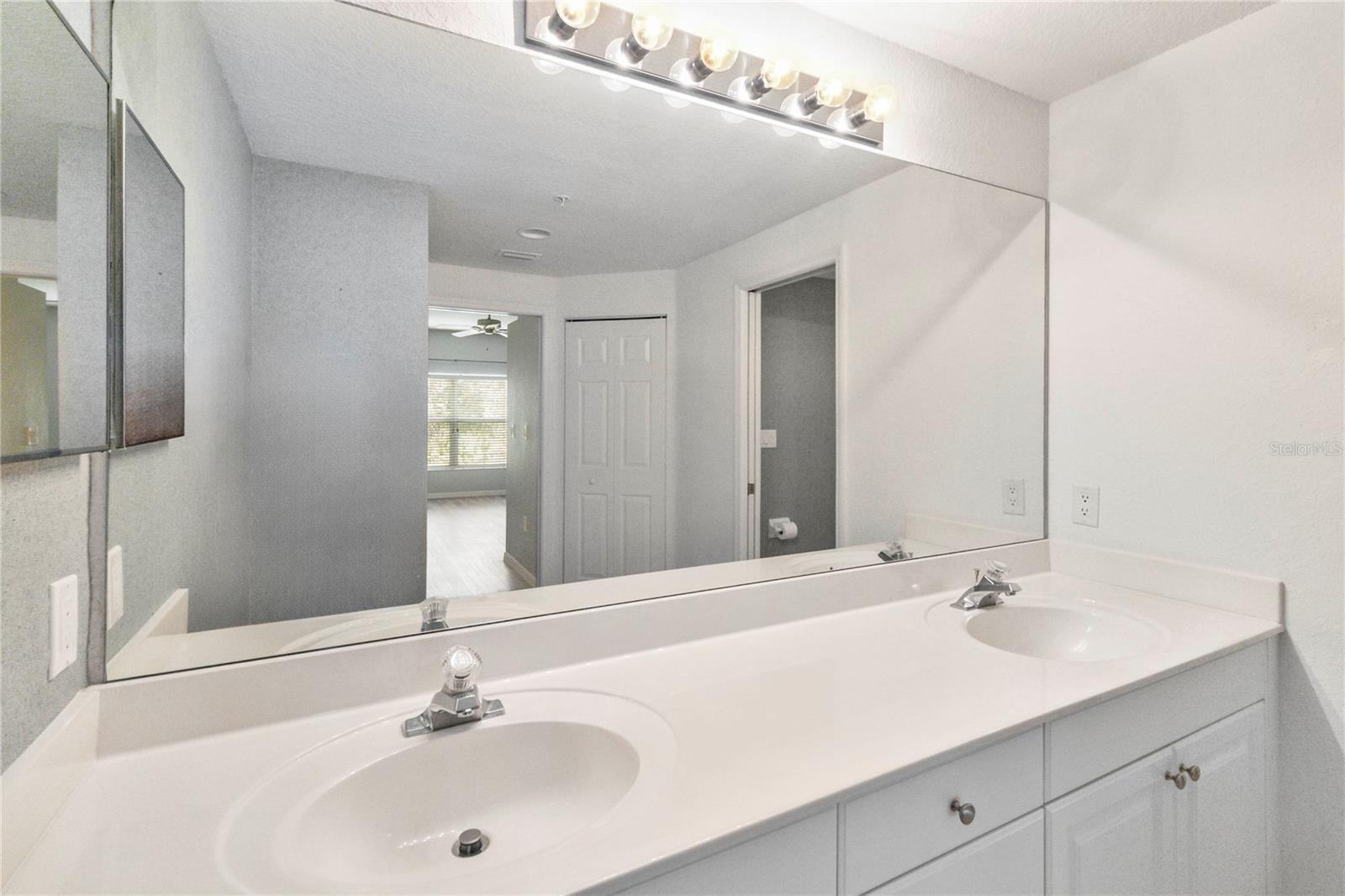 Image 16 of 29 For 6351 Bay Cedar Lane