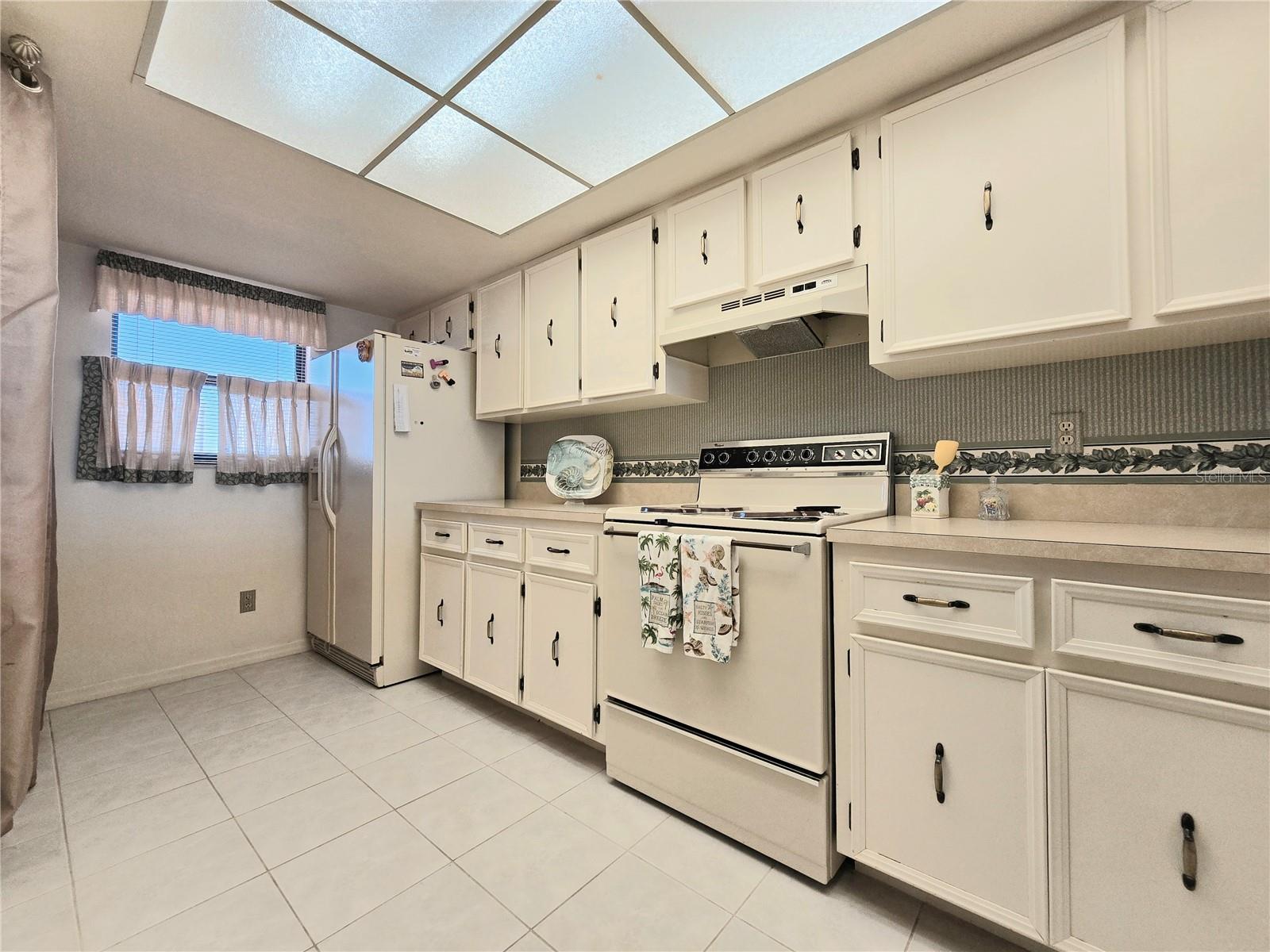 Image 7 of 69 For 1890 Atlantic Avenue 604