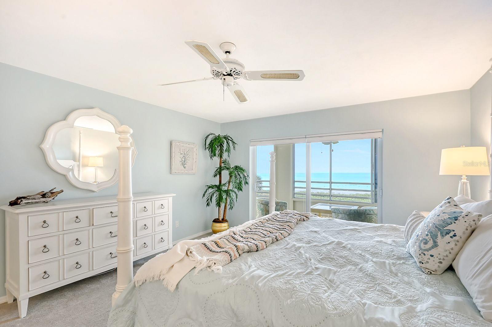 Image 17 of 33 For 550 Flamingo Drive 202