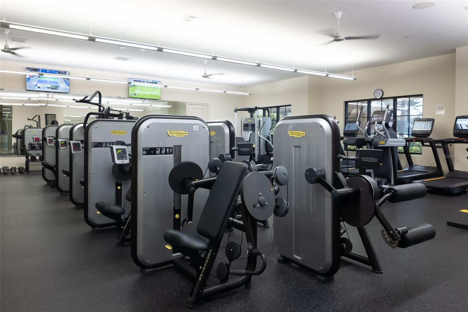 Image 62 of 65 For 12729 Del Corso Loop