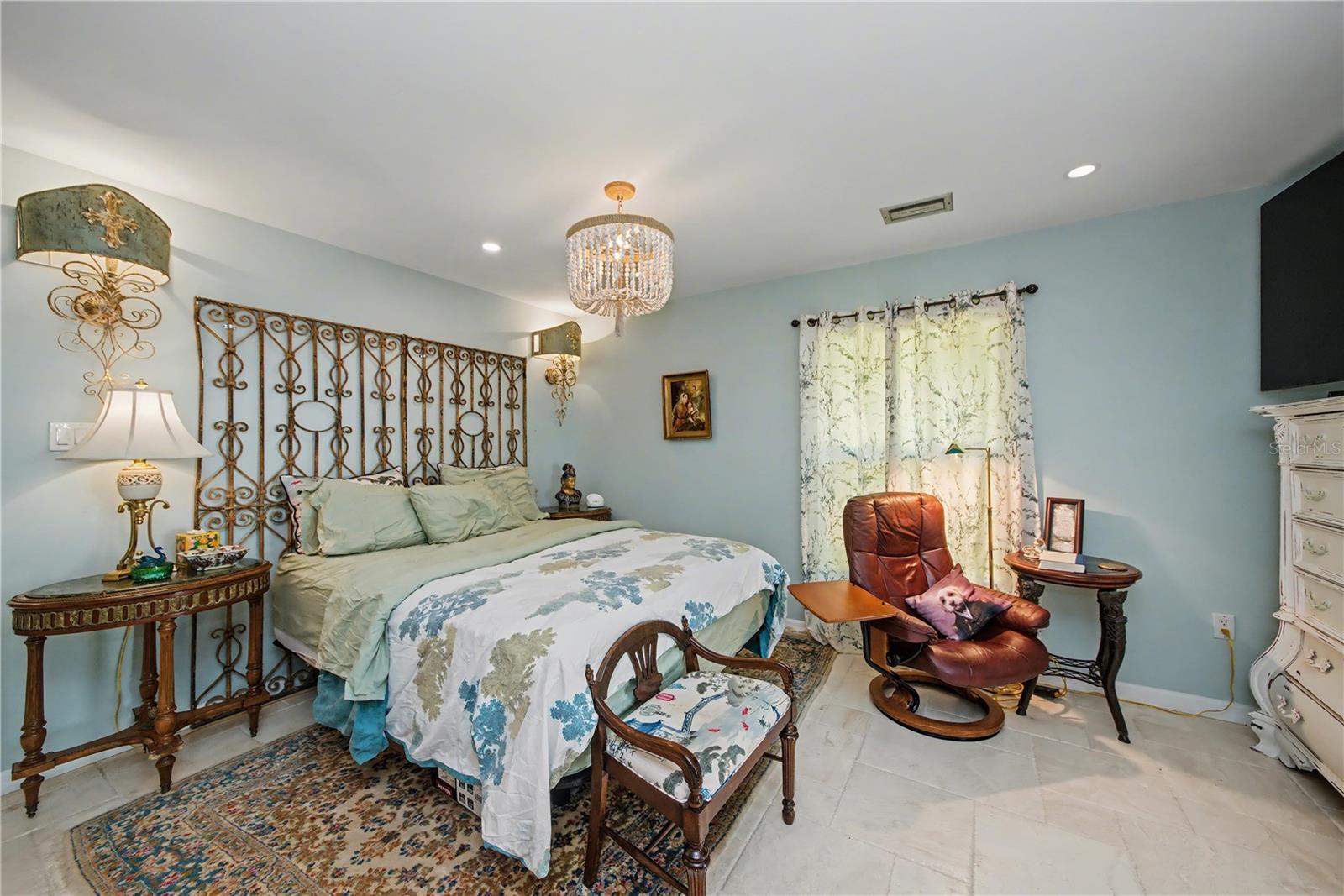 Image 32 of 77 For 5116 Admiral Place