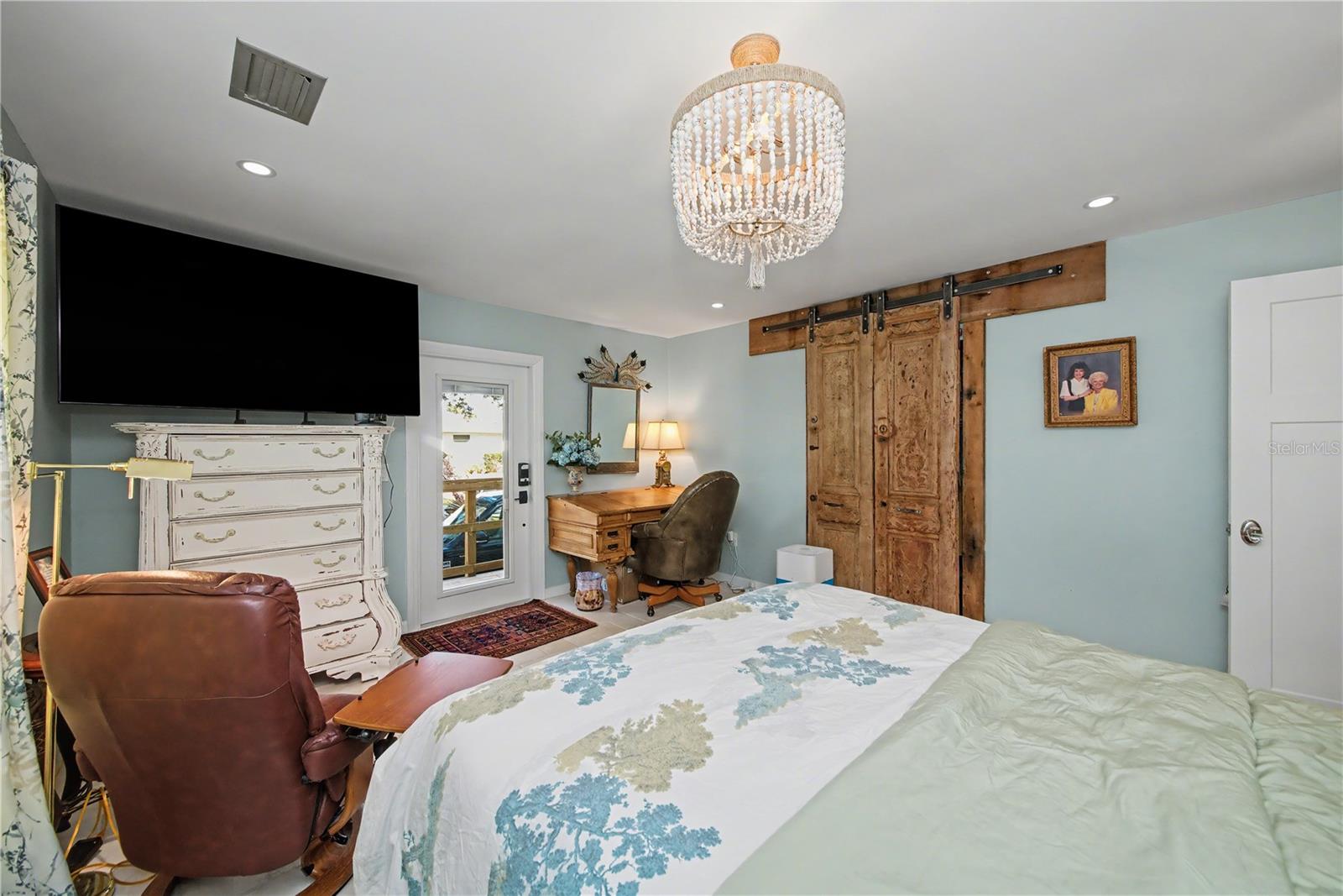 Image 33 of 77 For 5116 Admiral Place