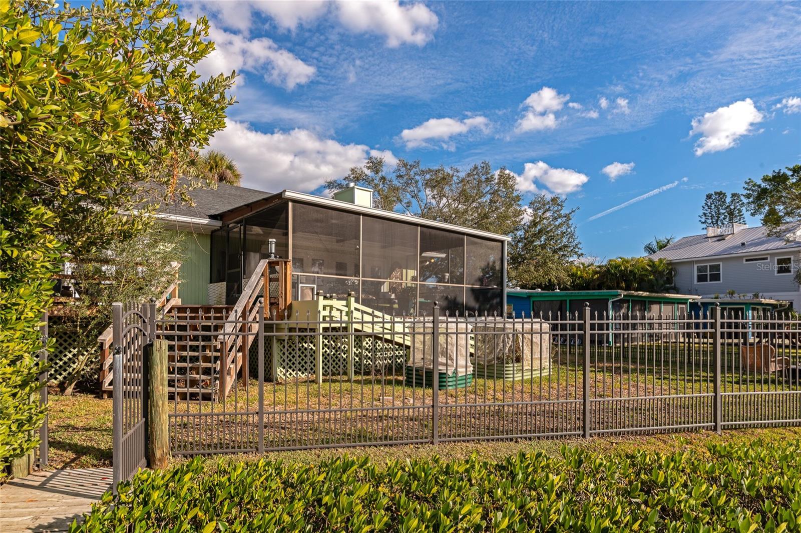 Image 43 of 77 For 5116 Admiral Place