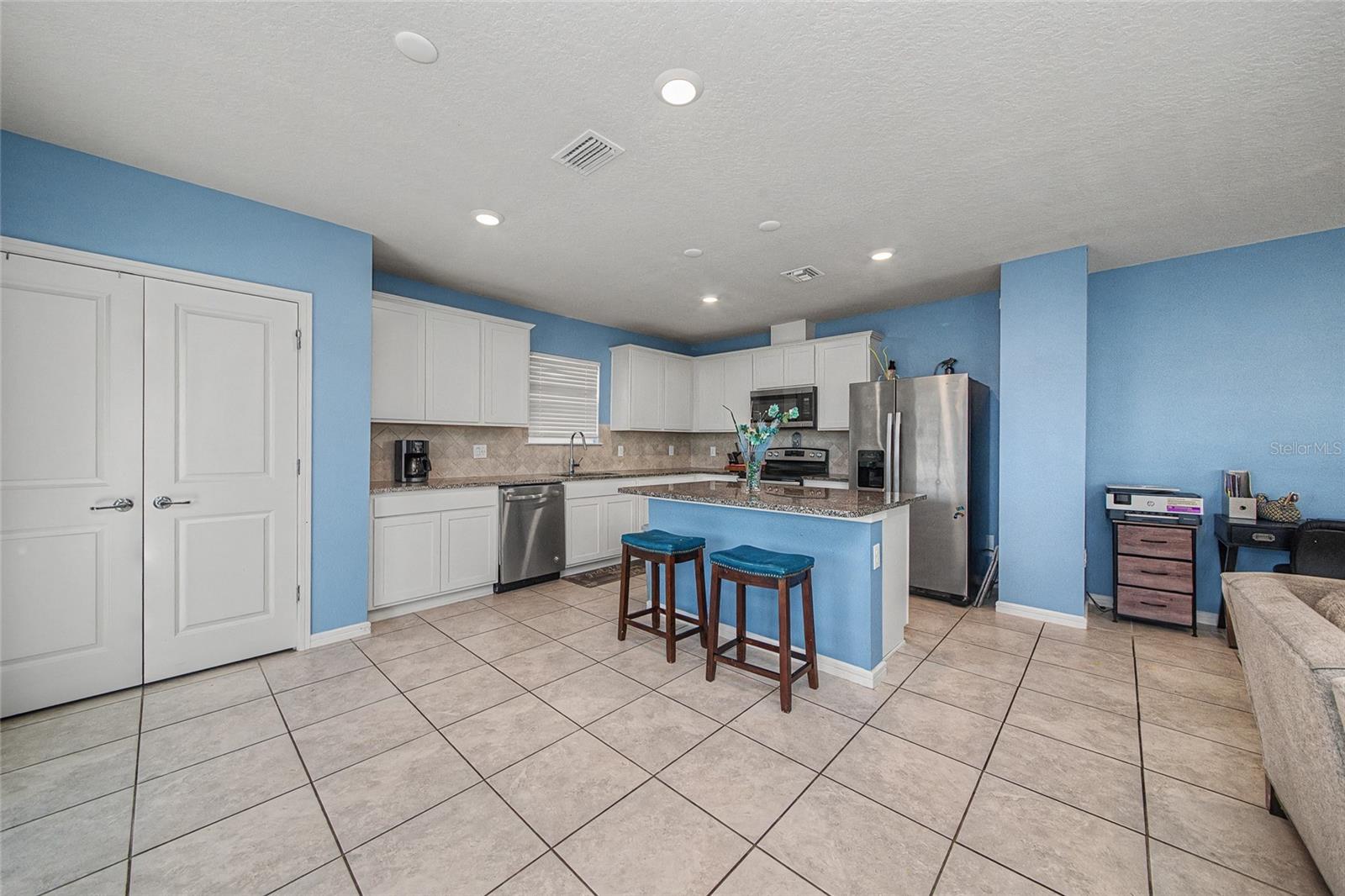 Image 10 of 49 For 8982 Royal River Circle