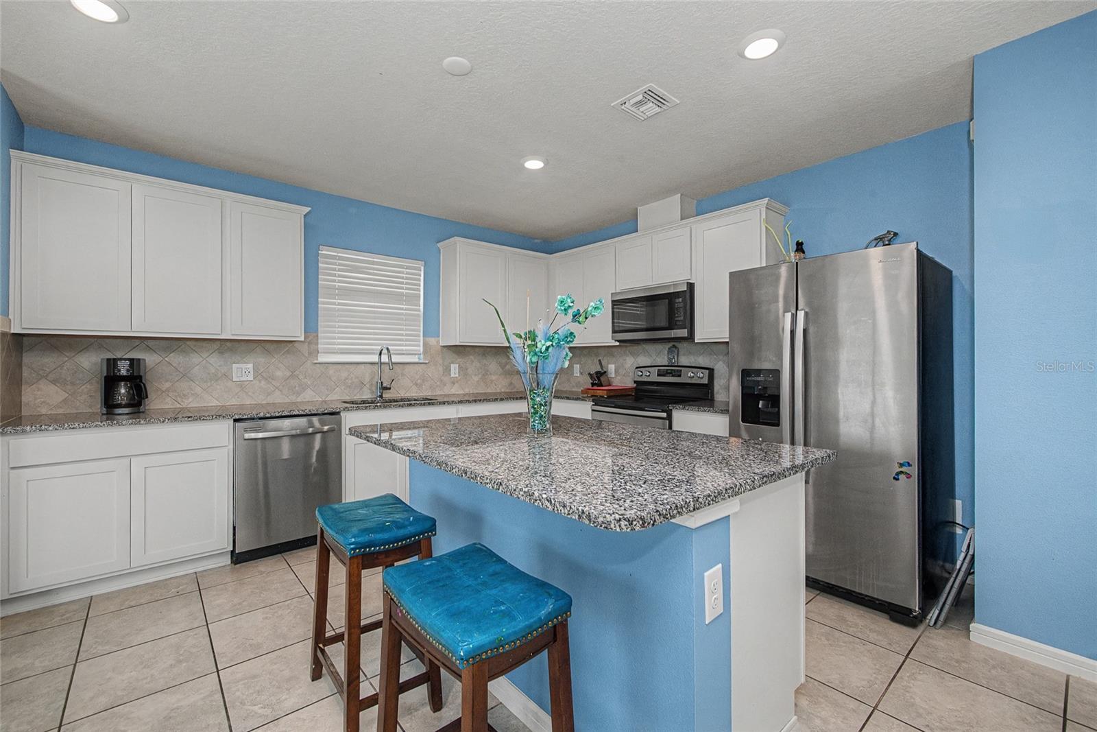 Image 11 of 49 For 8982 Royal River Circle