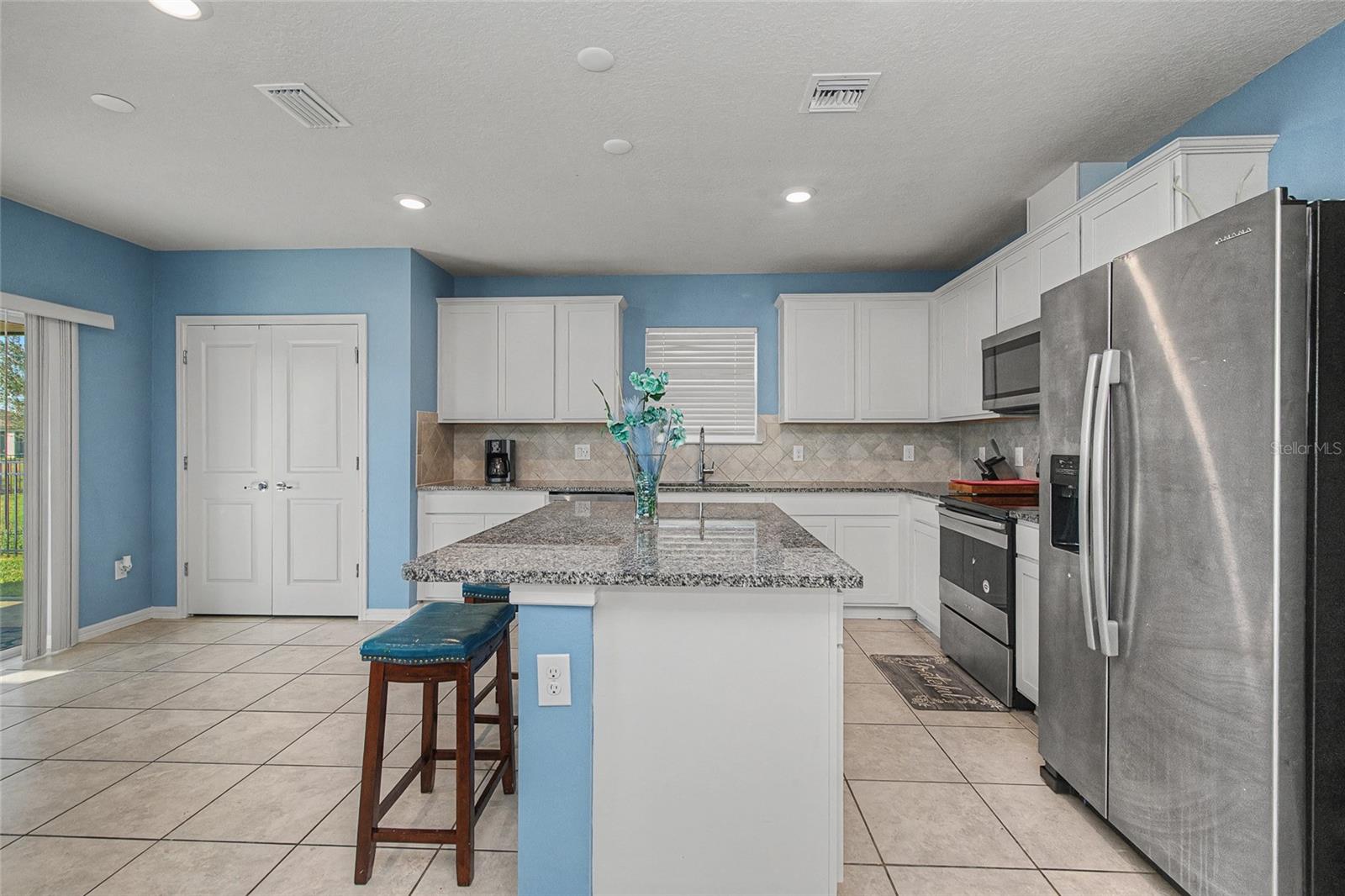 Image 12 of 49 For 8982 Royal River Circle