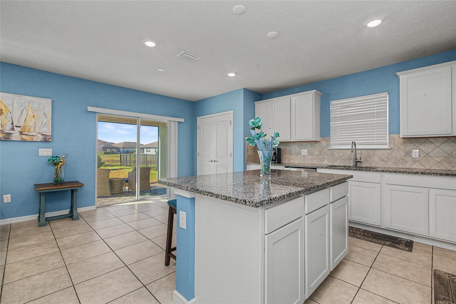 Image 13 of 49 For 8982 Royal River Circle