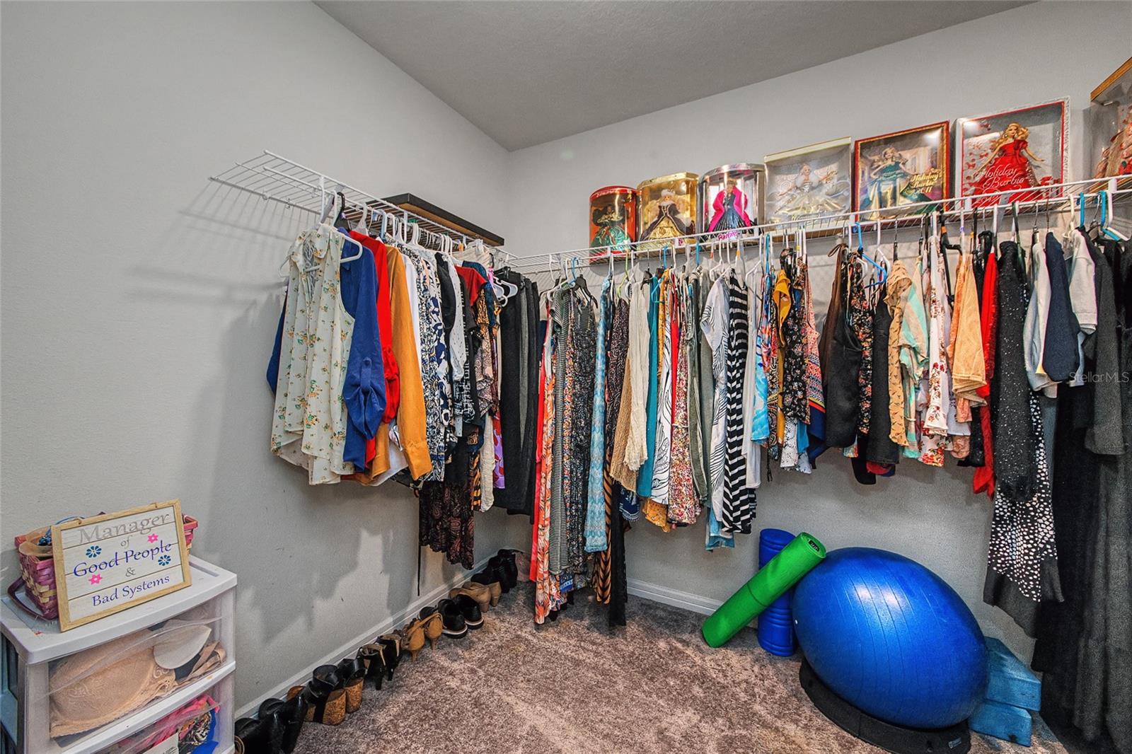 Image 23 of 49 For 8982 Royal River Circle