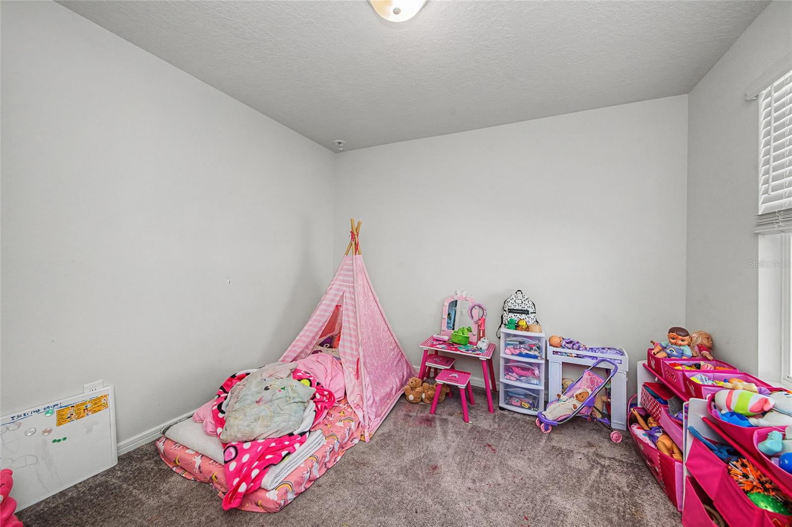 Image 26 of 49 For 8982 Royal River Circle