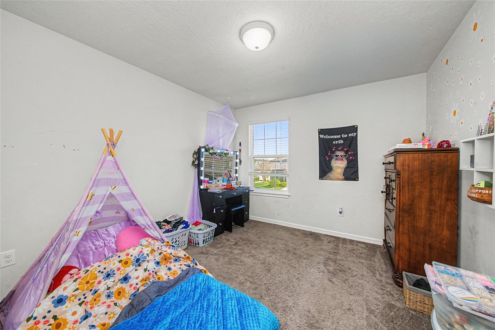 Image 27 of 49 For 8982 Royal River Circle