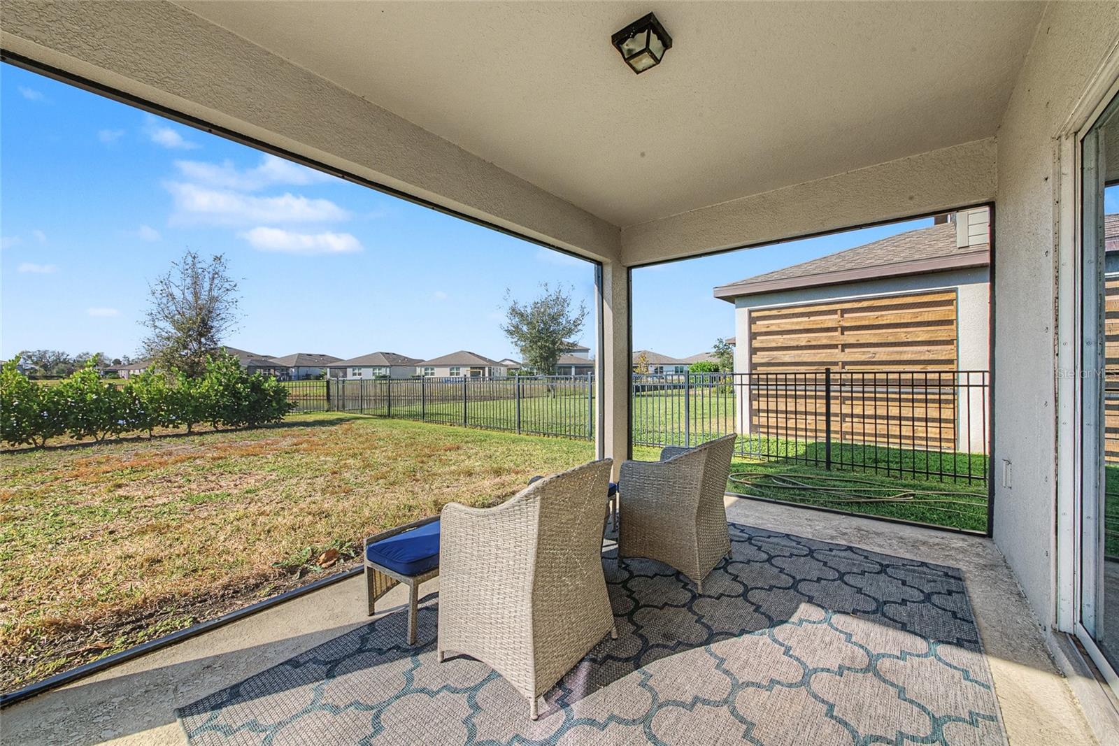 Image 33 of 49 For 8982 Royal River Circle