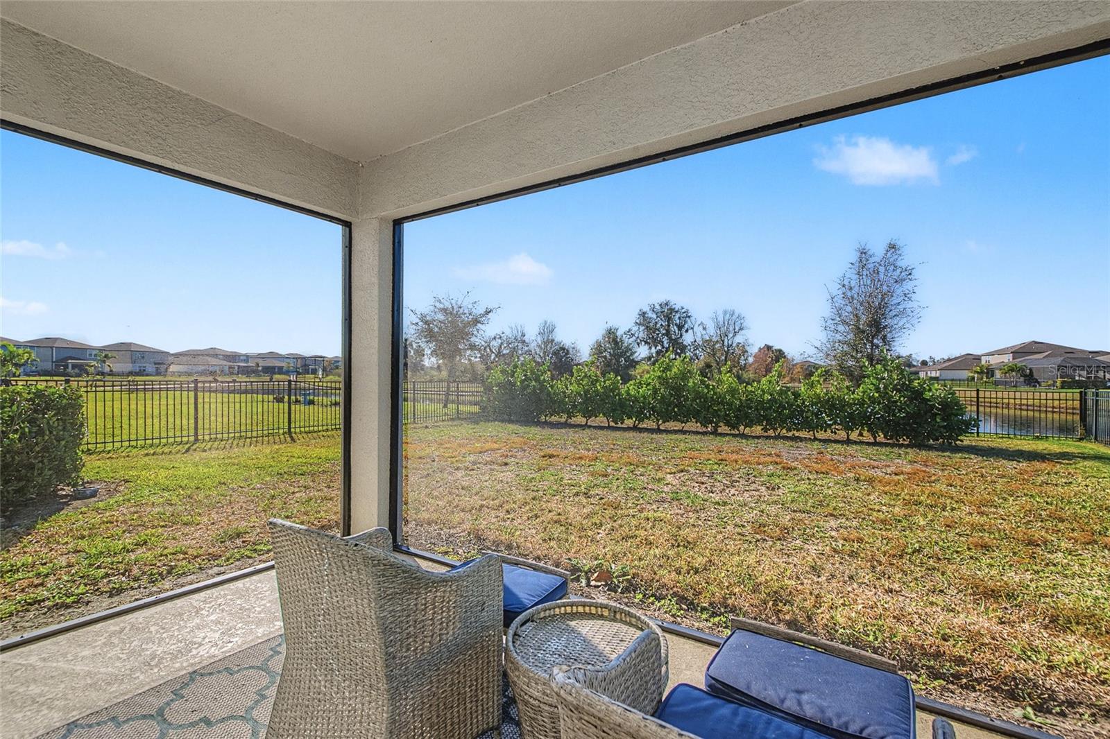 Image 34 of 49 For 8982 Royal River Circle