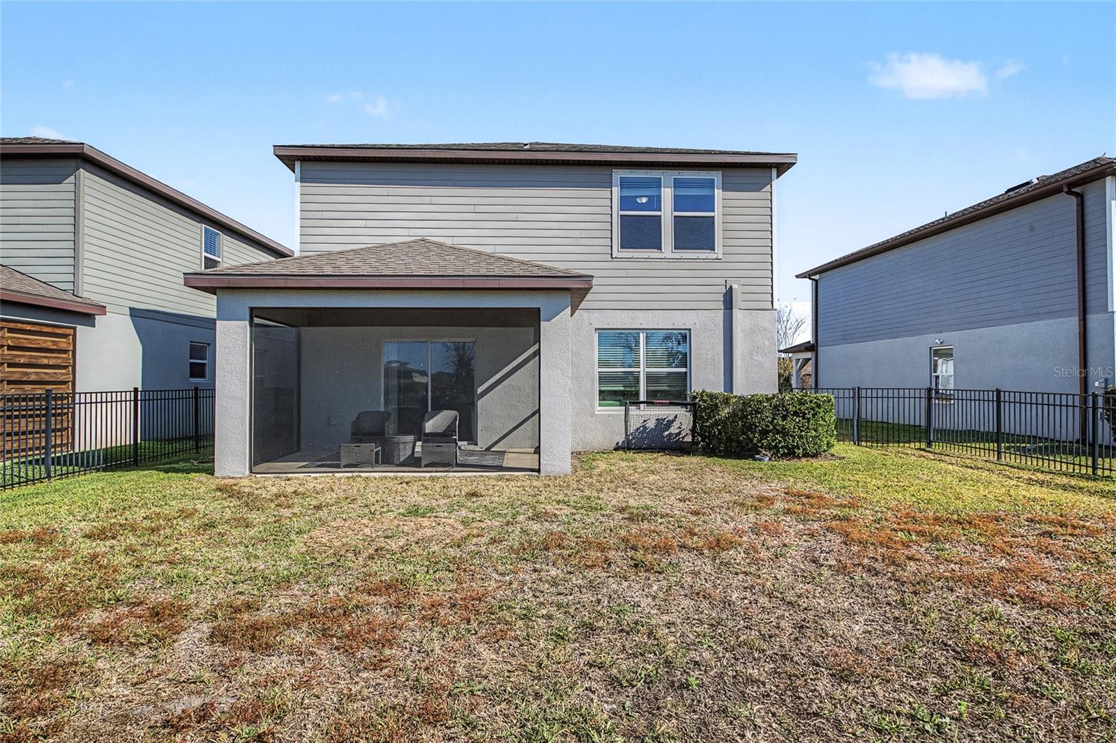 Image 39 of 49 For 8982 Royal River Circle