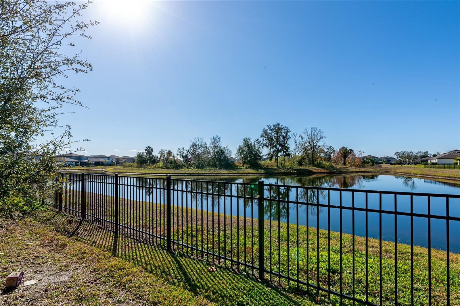 Image 40 of 49 For 8982 Royal River Circle