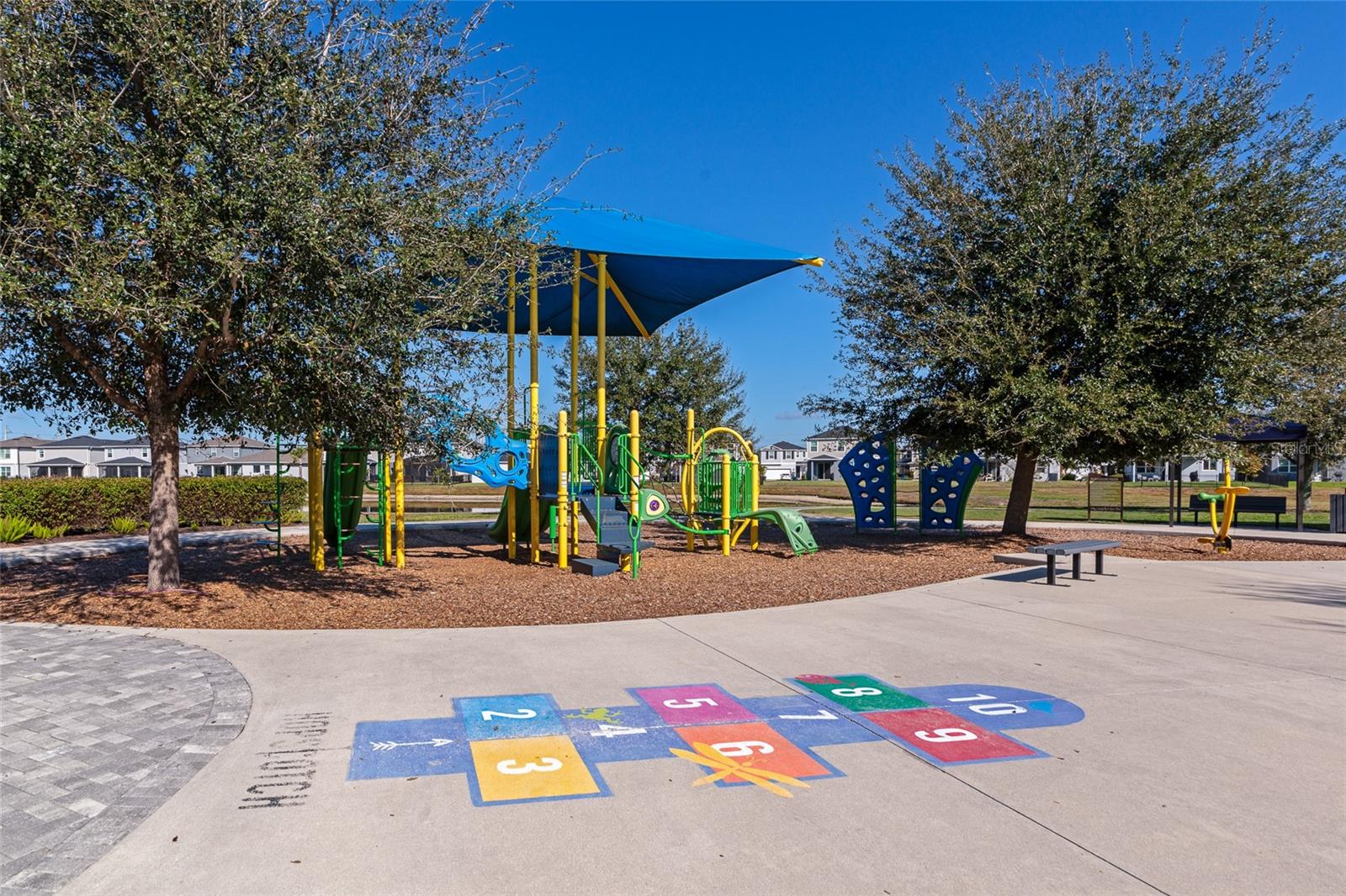 Image 42 of 49 For 8982 Royal River Circle