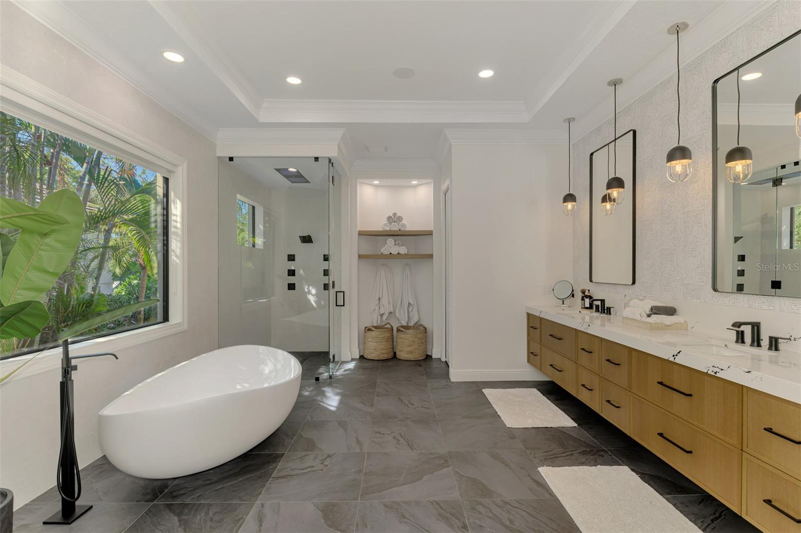 Image 17 of 43 For 7427 Greystone Street