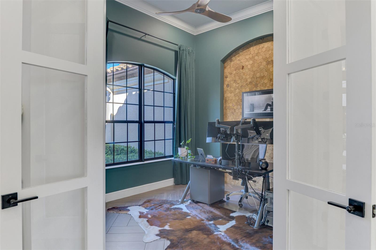 Image 19 of 43 For 7427 Greystone Street