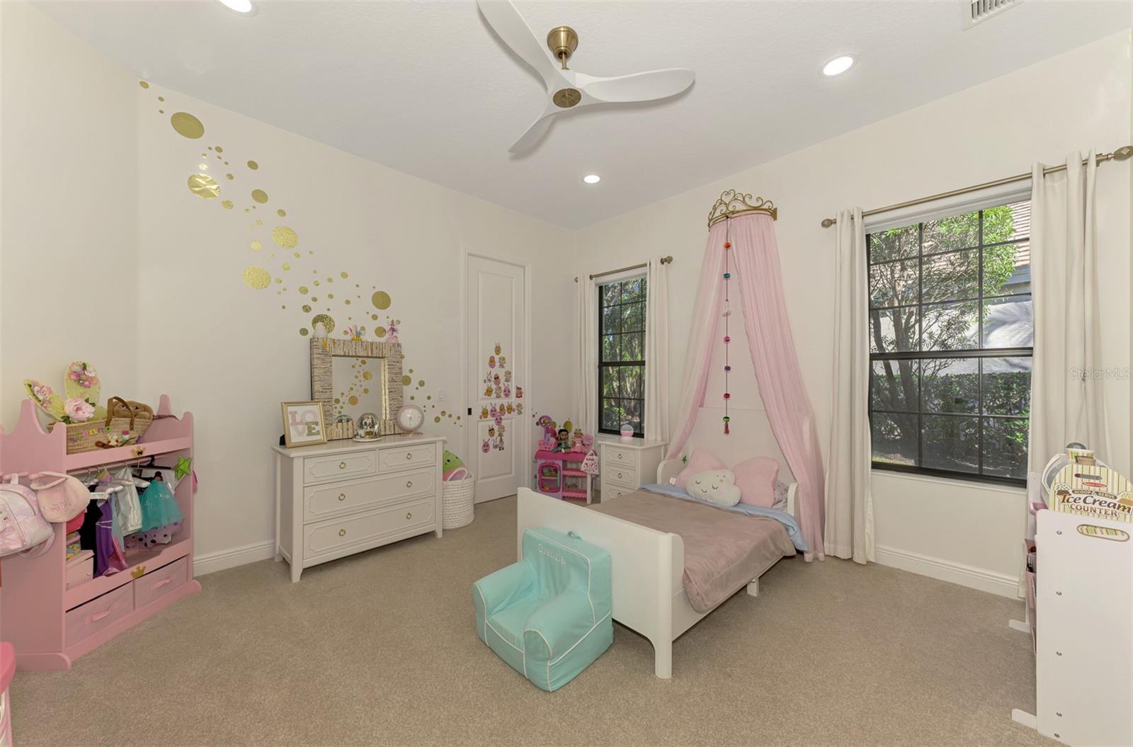 Image 20 of 43 For 7427 Greystone Street