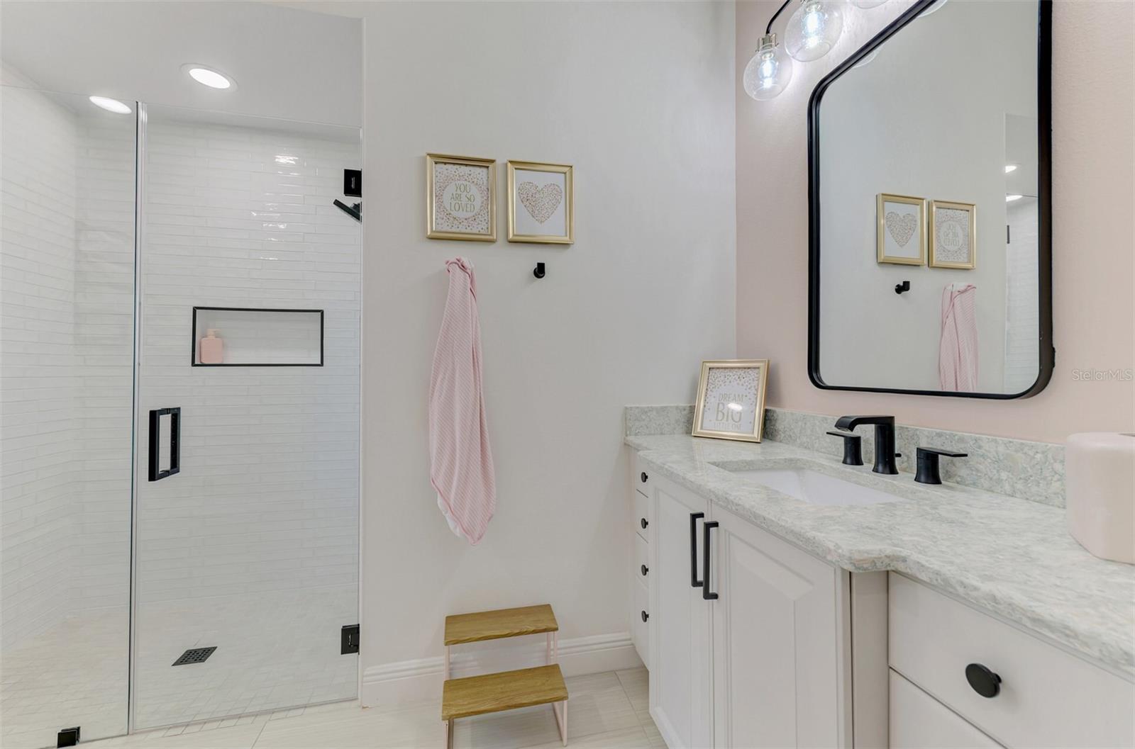 Image 21 of 43 For 7427 Greystone Street