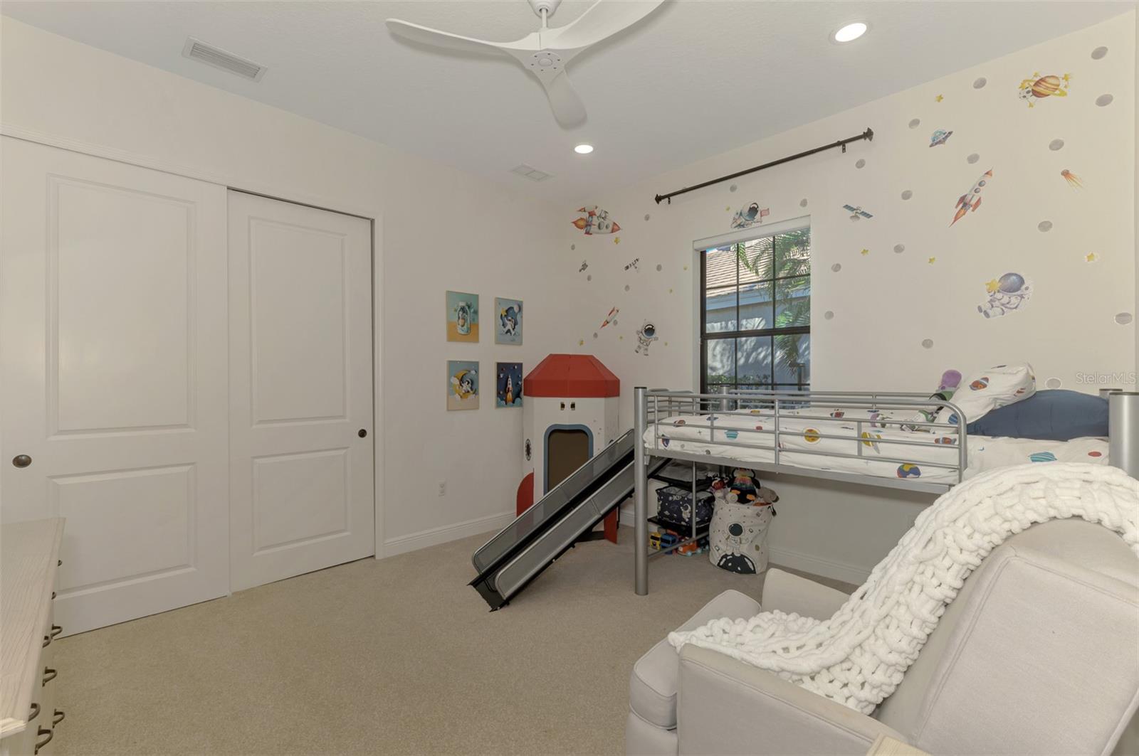 Image 22 of 43 For 7427 Greystone Street