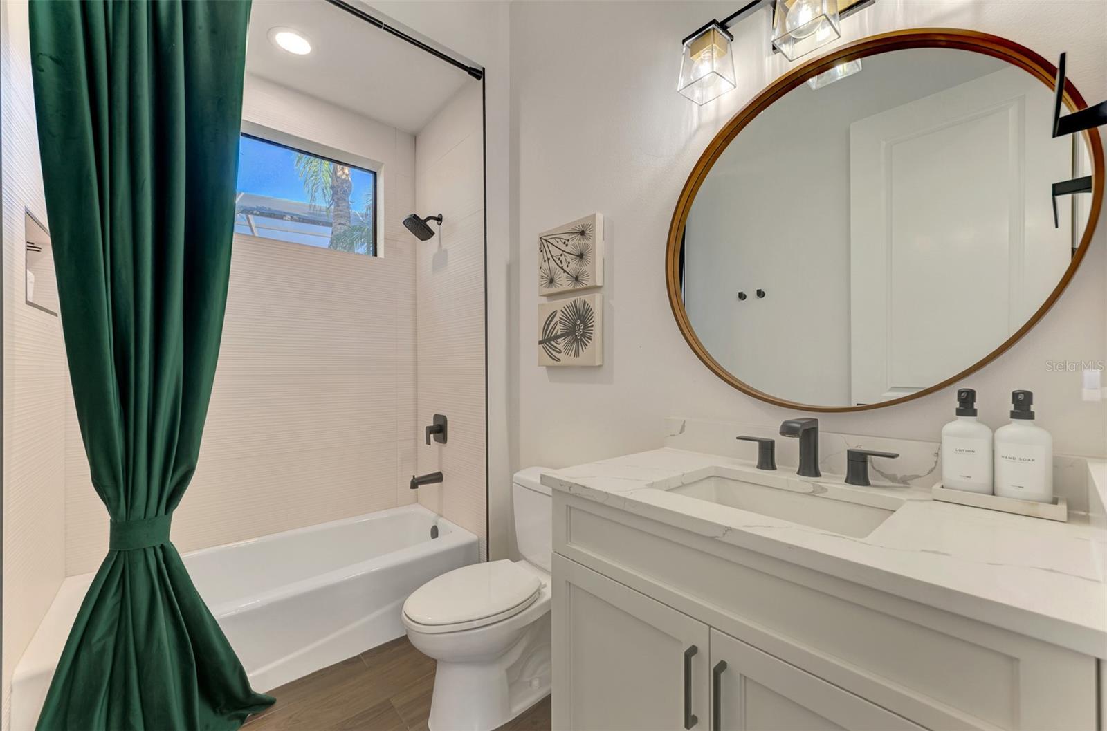 Image 23 of 43 For 7427 Greystone Street