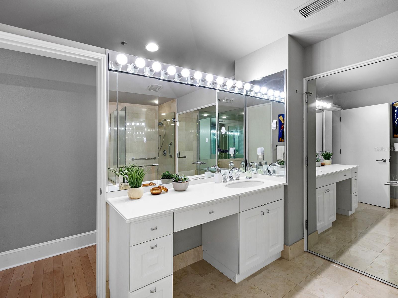 Image 23 of 44 For 3040 Grand Bay Boulevard 213