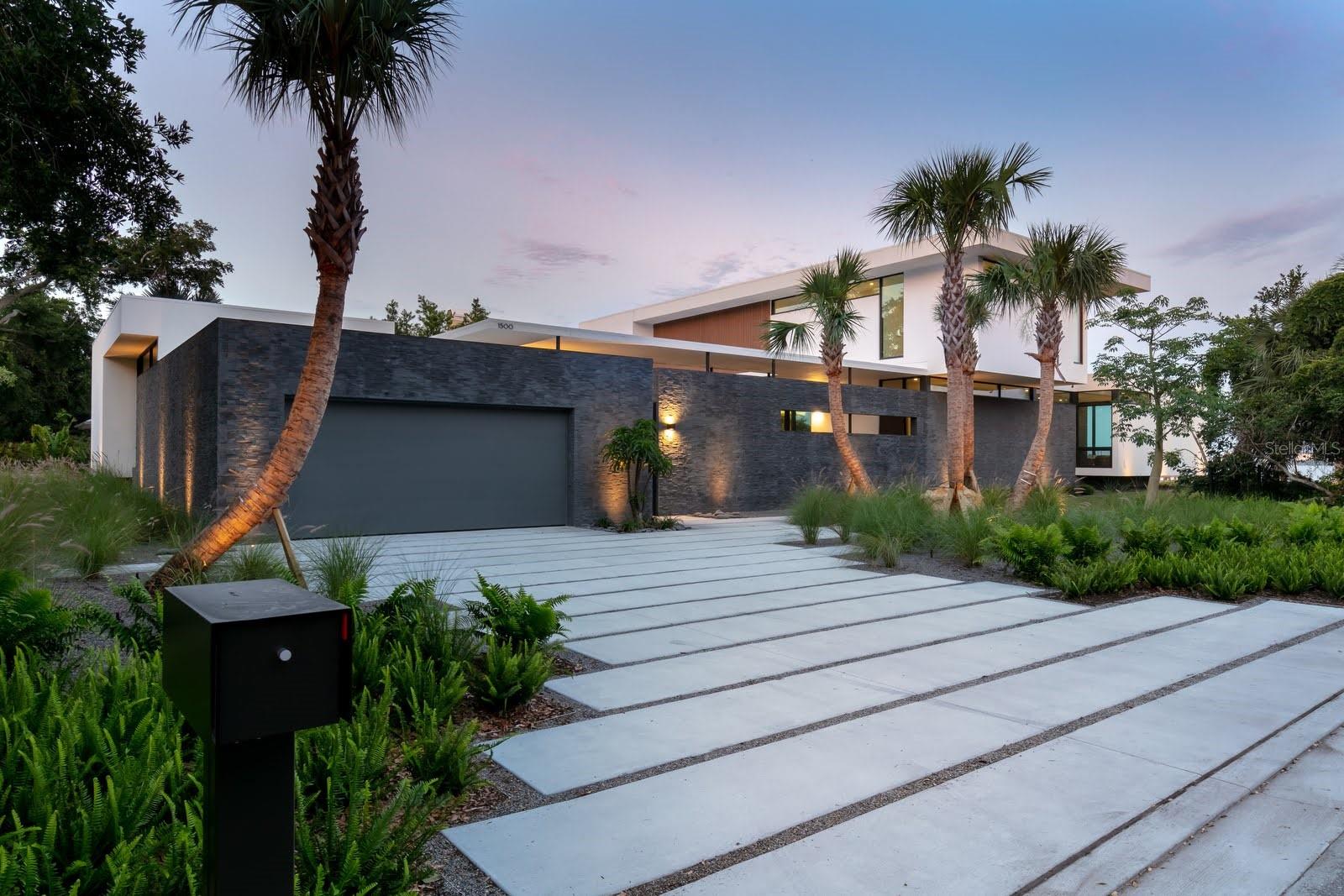 Image 2 of 74 For 1500 Bayview Drive