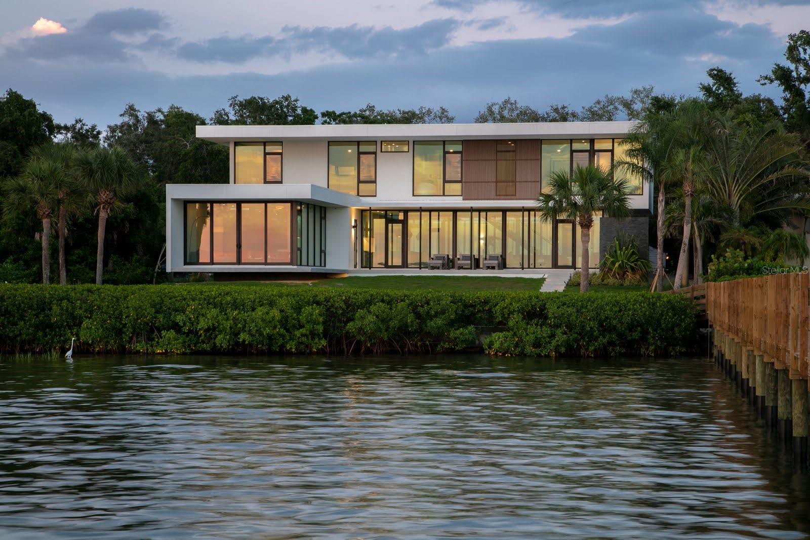 Image 4 of 74 For 1500 Bayview Drive