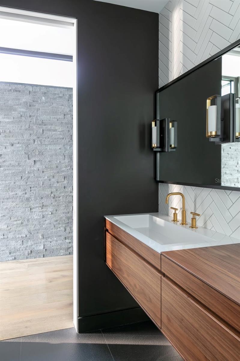 Image 44 of 74 For 1500 Bayview Drive