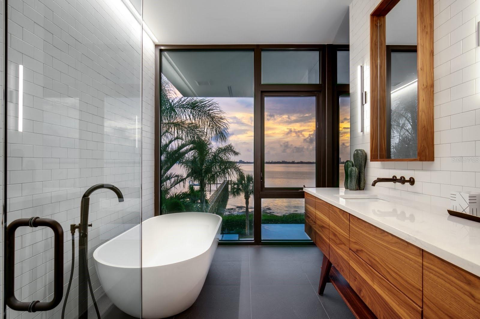 Image 51 of 74 For 1500 Bayview Drive