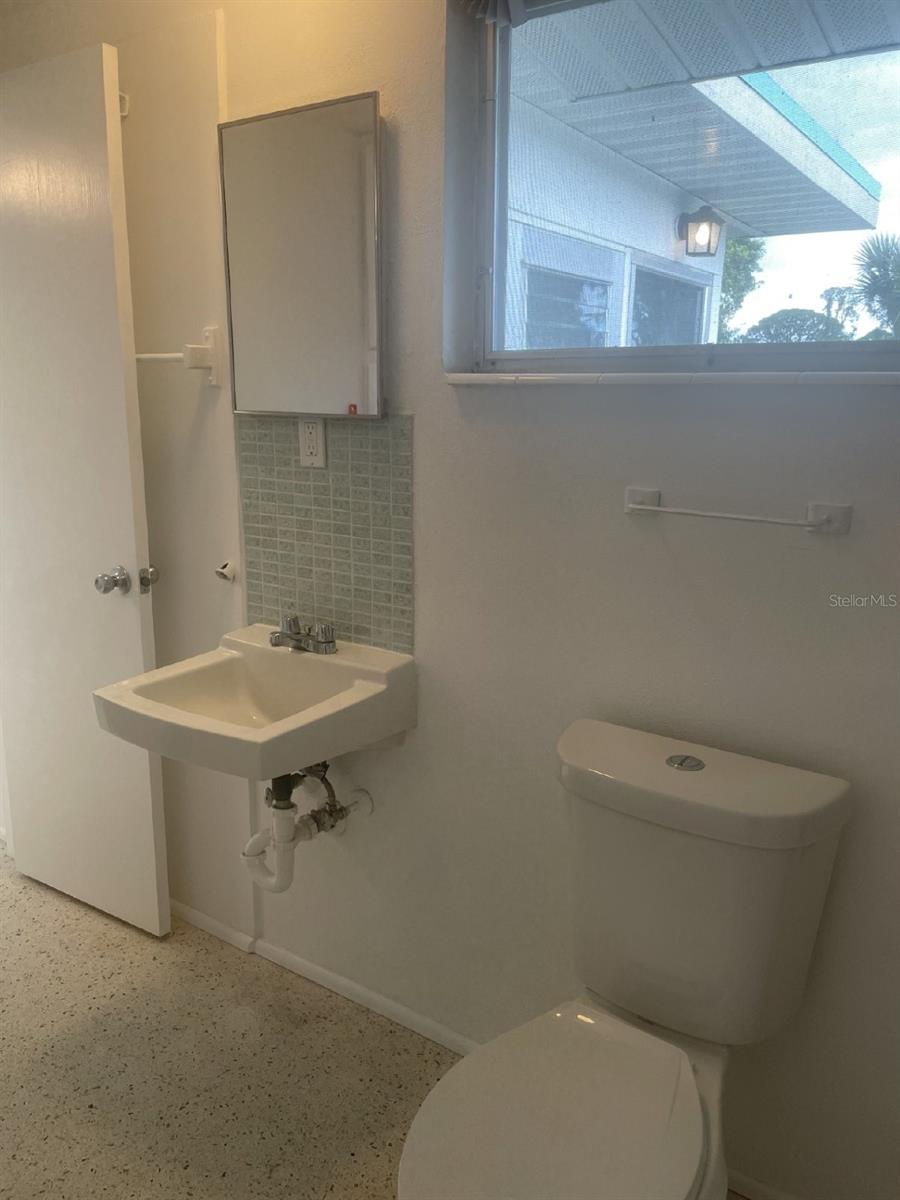 Image 16 of 21 For 2027 Georgia Avenue