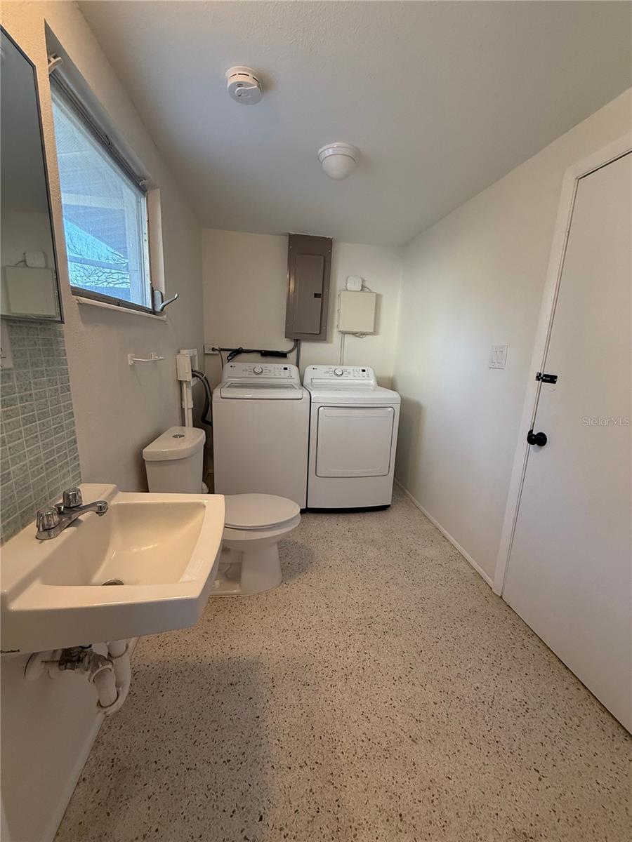 Image 17 of 21 For 2027 Georgia Avenue