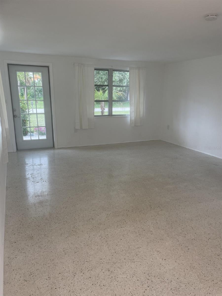 Image 5 of 21 For 2027 Georgia Avenue