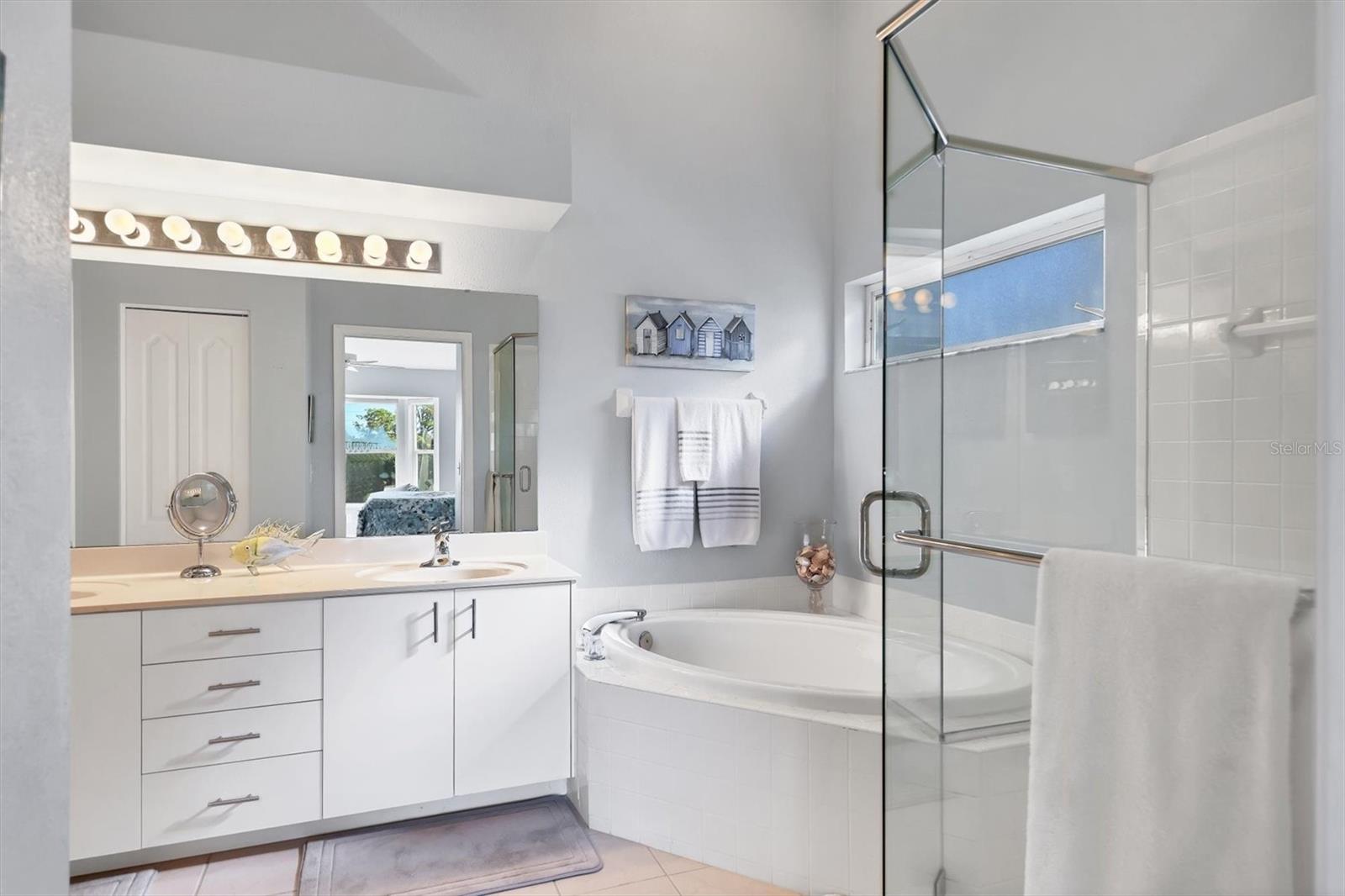 Image 21 of 71 For 9641 Castle Point Drive 1221