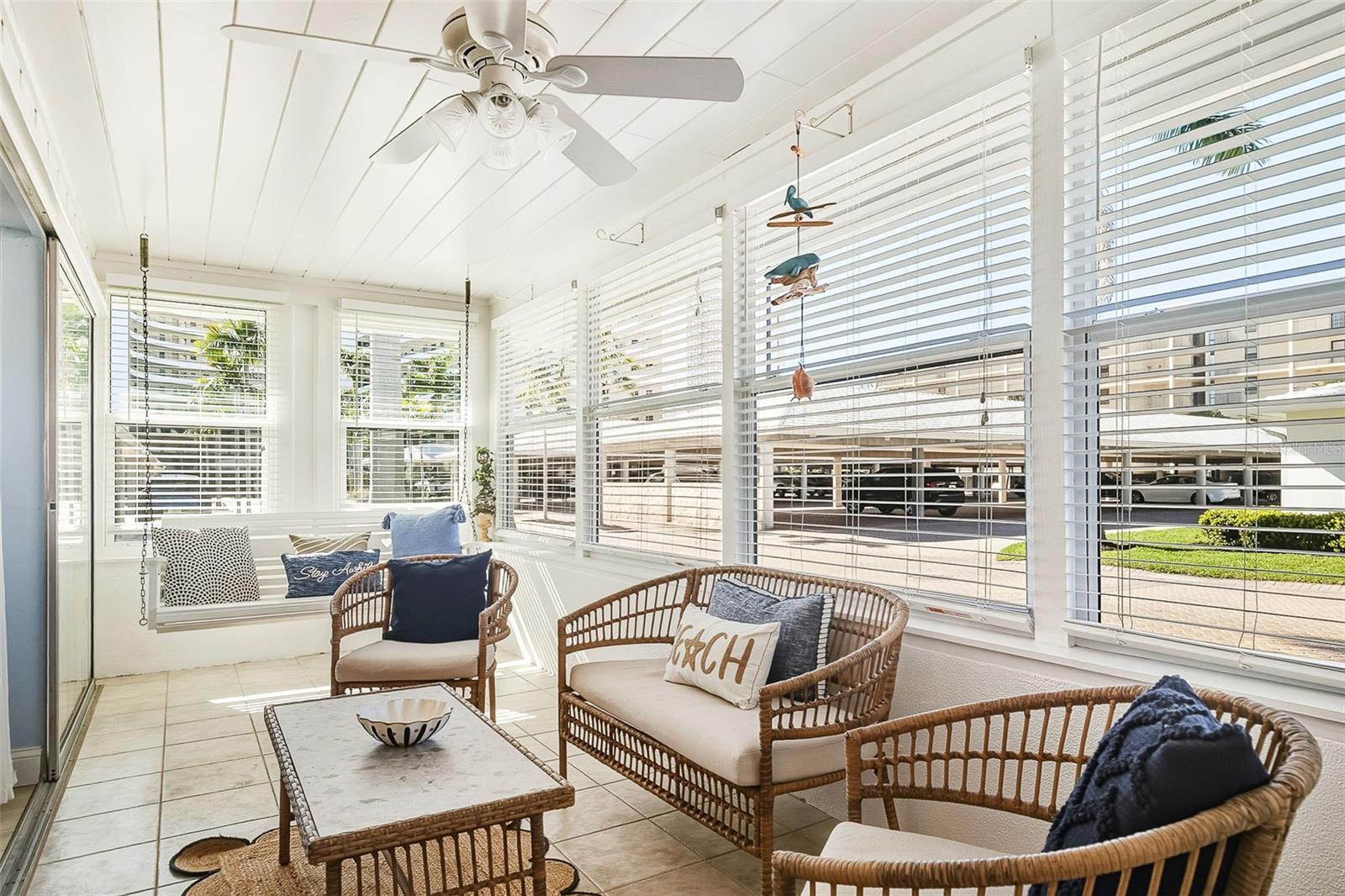 Image 10 of 30 For 6300 Midnight Pass Road 21