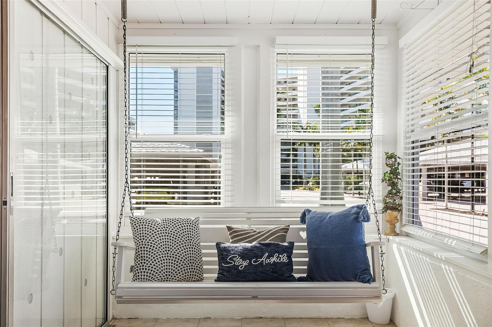 Image 11 of 30 For 6300 Midnight Pass Road 21