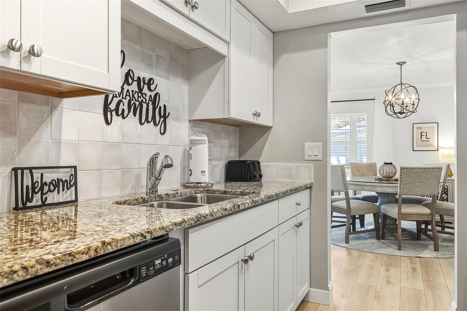 Image 14 of 30 For 6300 Midnight Pass Road 21