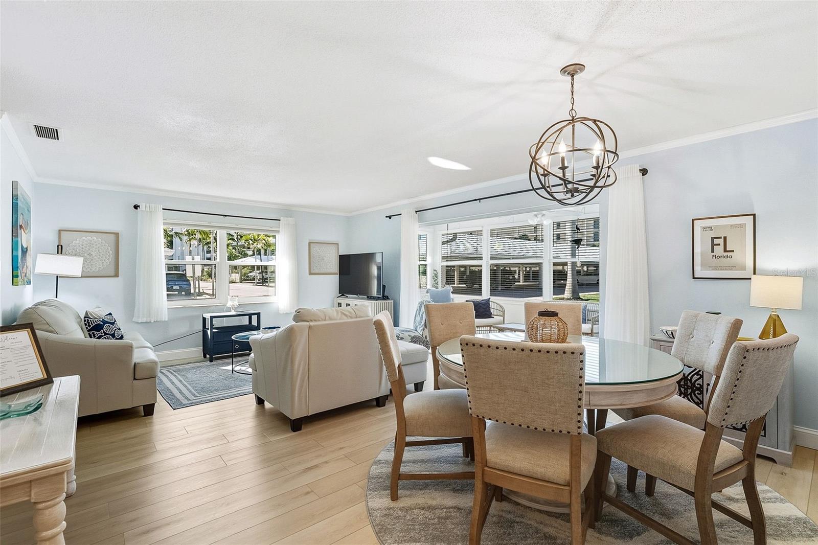 Image 15 of 30 For 6300 Midnight Pass Road 21