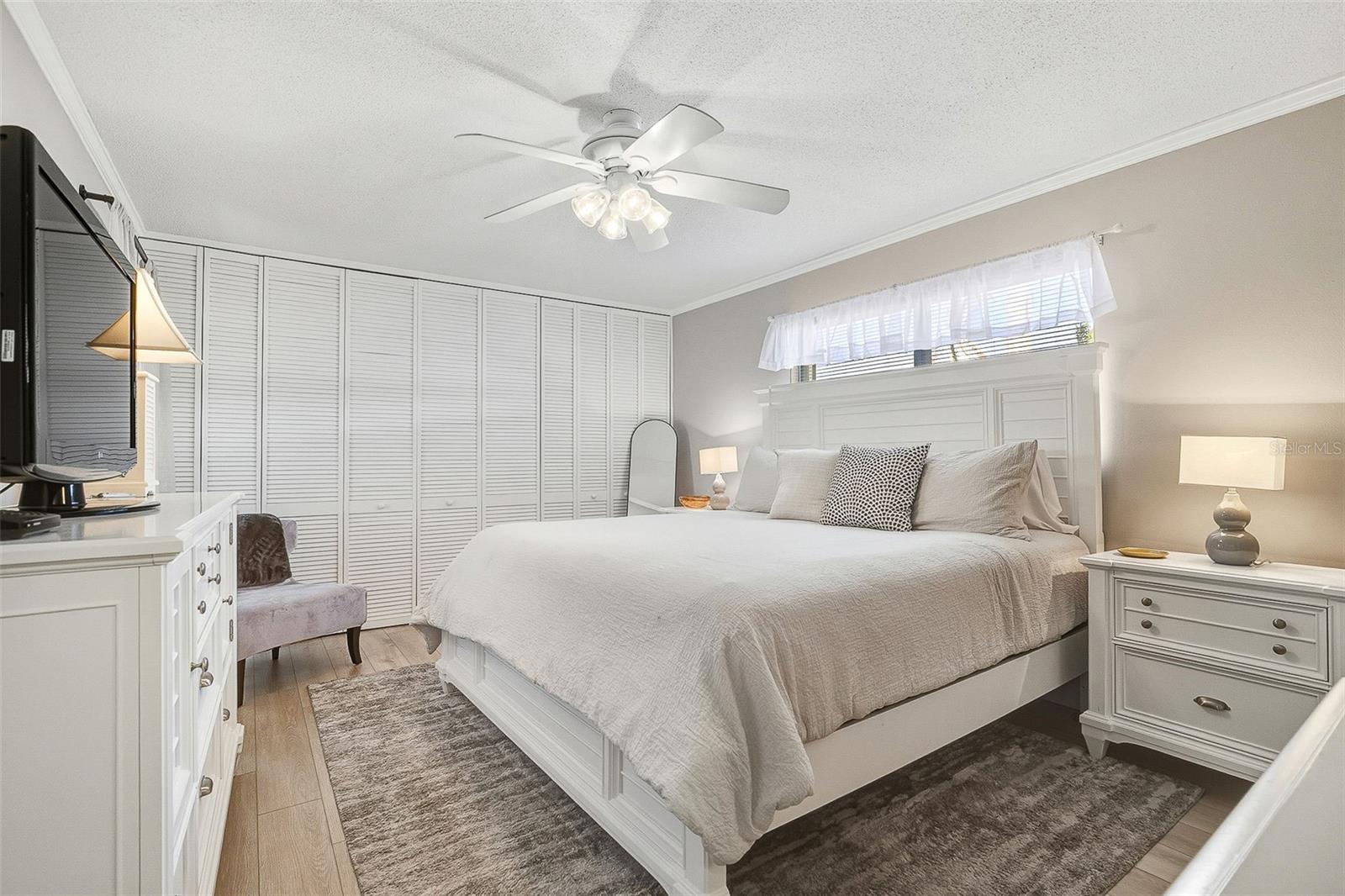 Image 17 of 30 For 6300 Midnight Pass Road 21