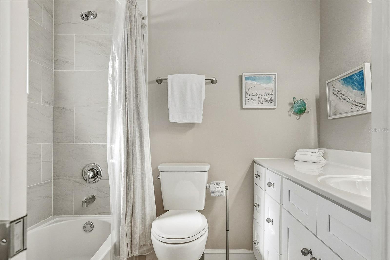 Image 23 of 30 For 6300 Midnight Pass Road 21