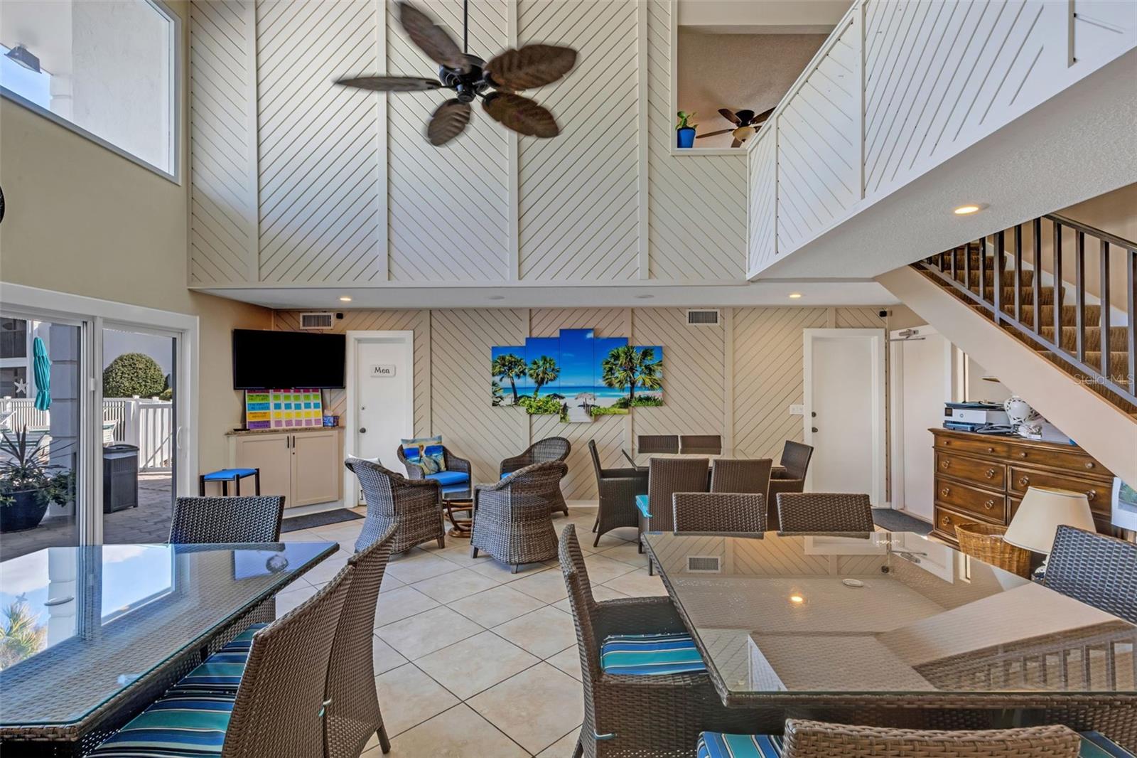 Image 32 of 42 For 5661 Midnight Pass Road 401