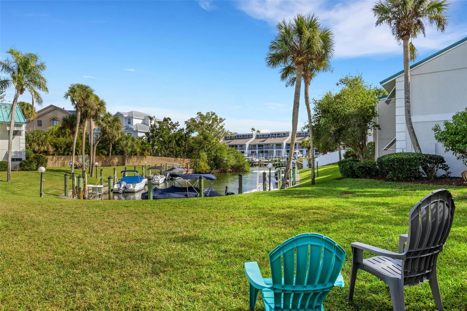 Image 33 of 42 For 5661 Midnight Pass Road 401