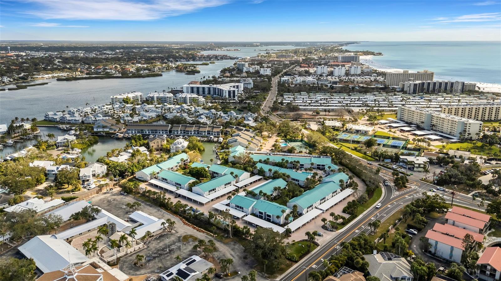 Image 34 of 42 For 5661 Midnight Pass Road 401