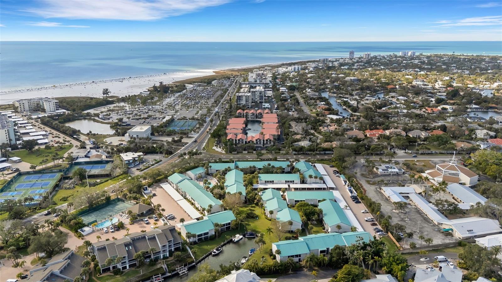 Image 36 of 42 For 5661 Midnight Pass Road 401