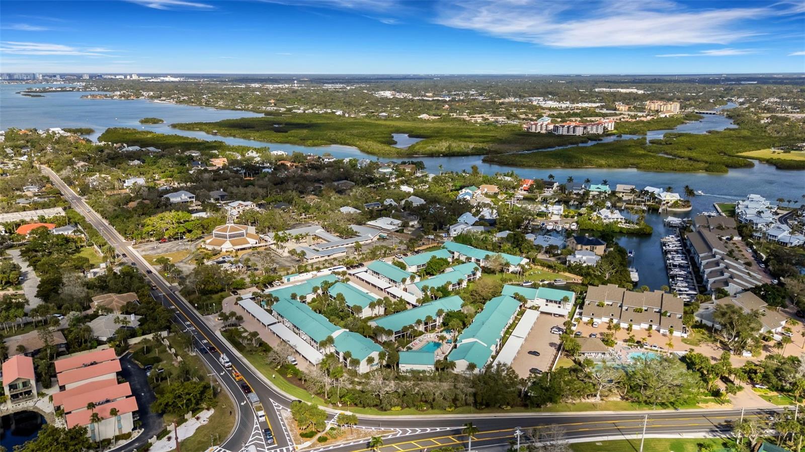 Image 38 of 42 For 5661 Midnight Pass Road 401