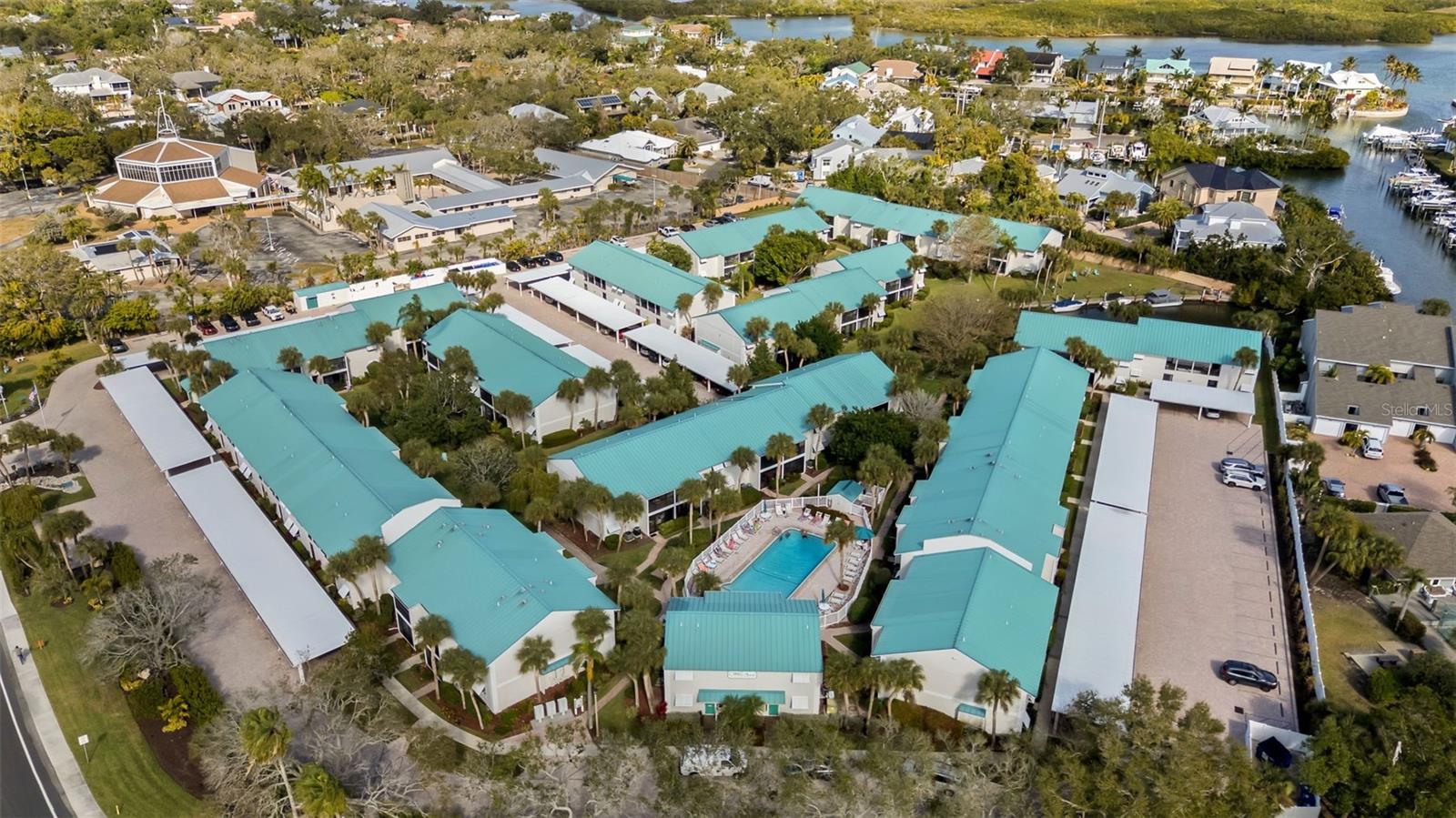 Image 39 of 42 For 5661 Midnight Pass Road 401