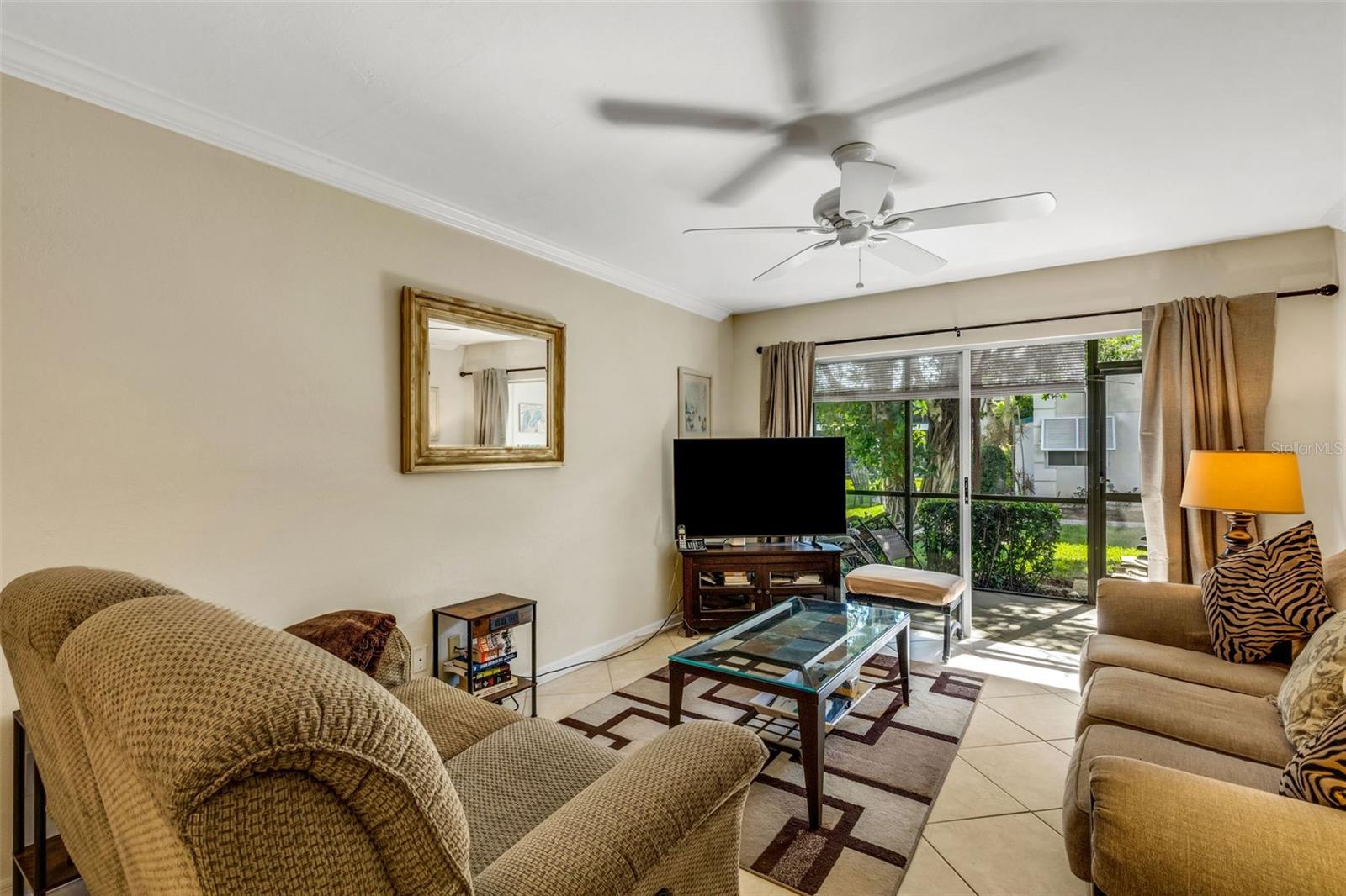 Image 5 of 42 For 5661 Midnight Pass Road 401