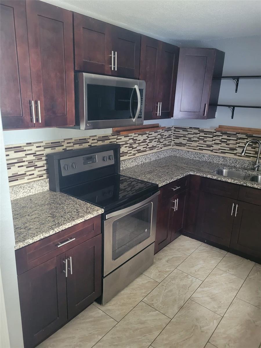 Image 4 of 11 For 922 Martin Luther King Boulevard Ne