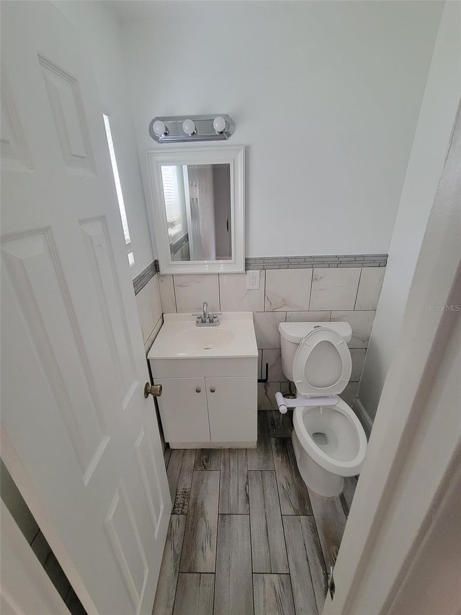 Image 8 of 11 For 922 Martin Luther King Boulevard Ne